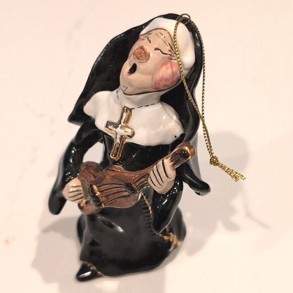Vintage Blue Sky Singing Sister Nun Guitar Ornament Figurine "Song in My Heart" - Picture 2 of 11